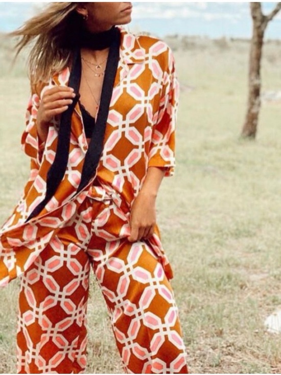 Zara Pants - Zara 2 piece Geometric Wide-Leg *sold as set